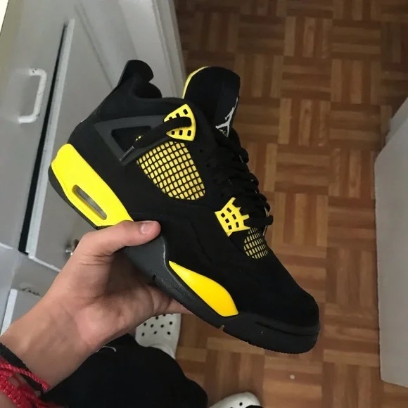 Jordan 4 Thunder